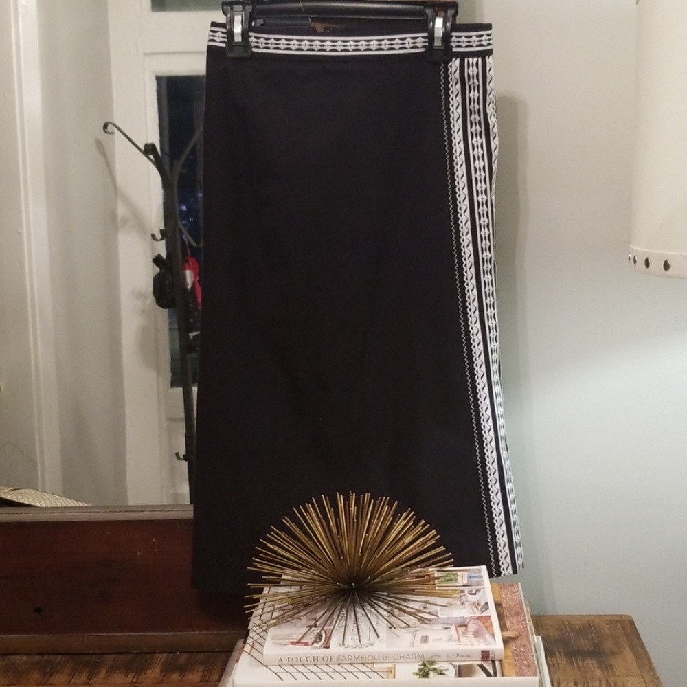 Ann Taylor's beautiful lined skirt, size 12